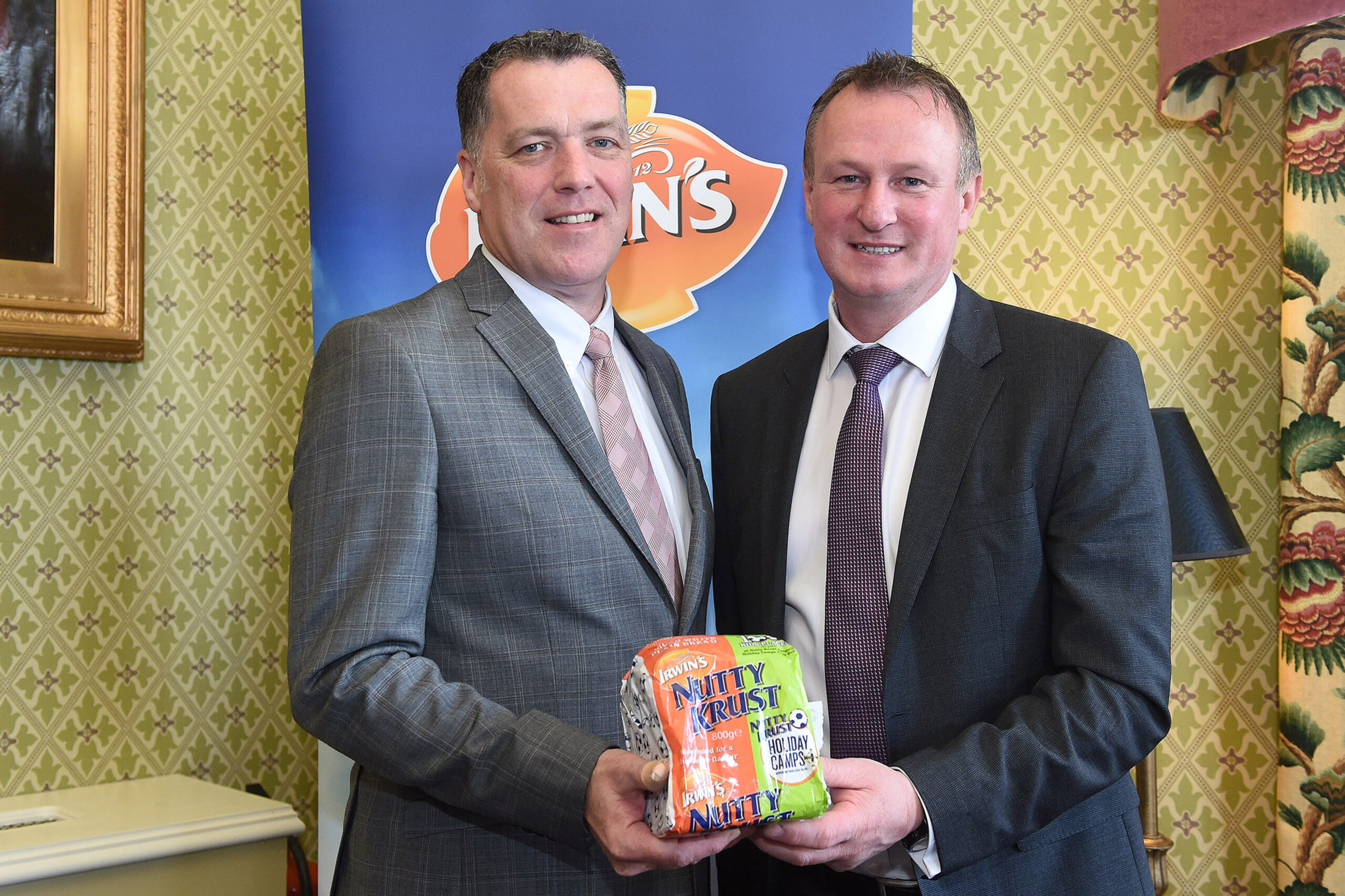 Michael O’Neill meets Irwin’s team